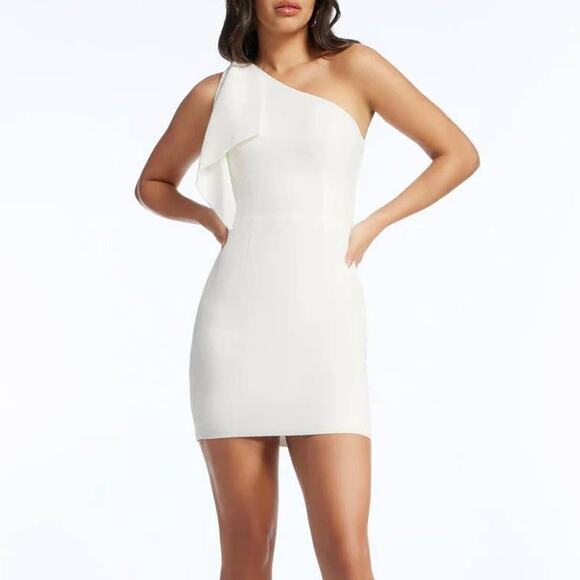 Dress The Population Tiff Dress in White Crepe - Picture 1 of 9